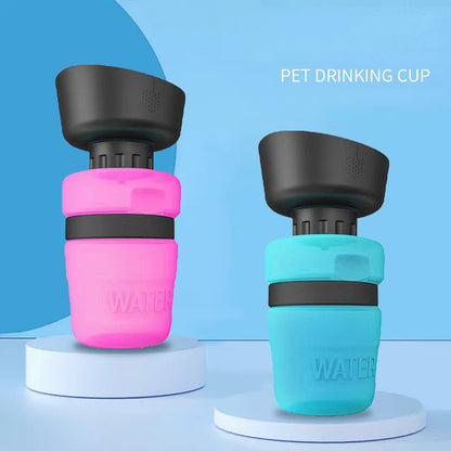💧 Botella portátil de agua para mascotas | Dispensador de viaje. Agua fresca en cada paseo: práctica, ligera y a prueba de sed. 🐶🐾